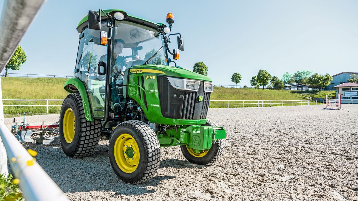 JD Kommunaltraktor 3039R
